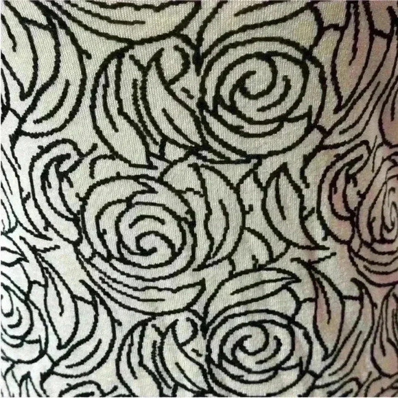 Donna Karan New York Wool Print Sweater Tank
Size Large Excellent Condition! - Picture 5 of 8